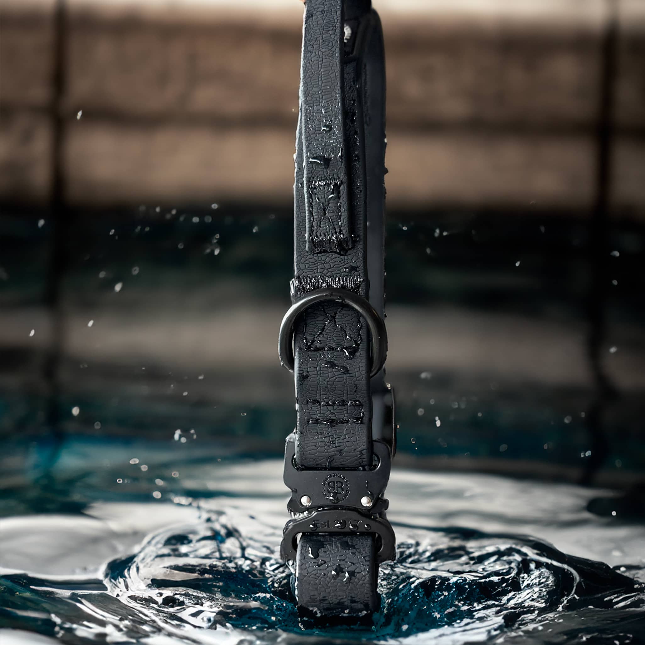 2.5cm Billowthane® Combat® Collar - With Handle. Waterproof & Rated Clip - Black