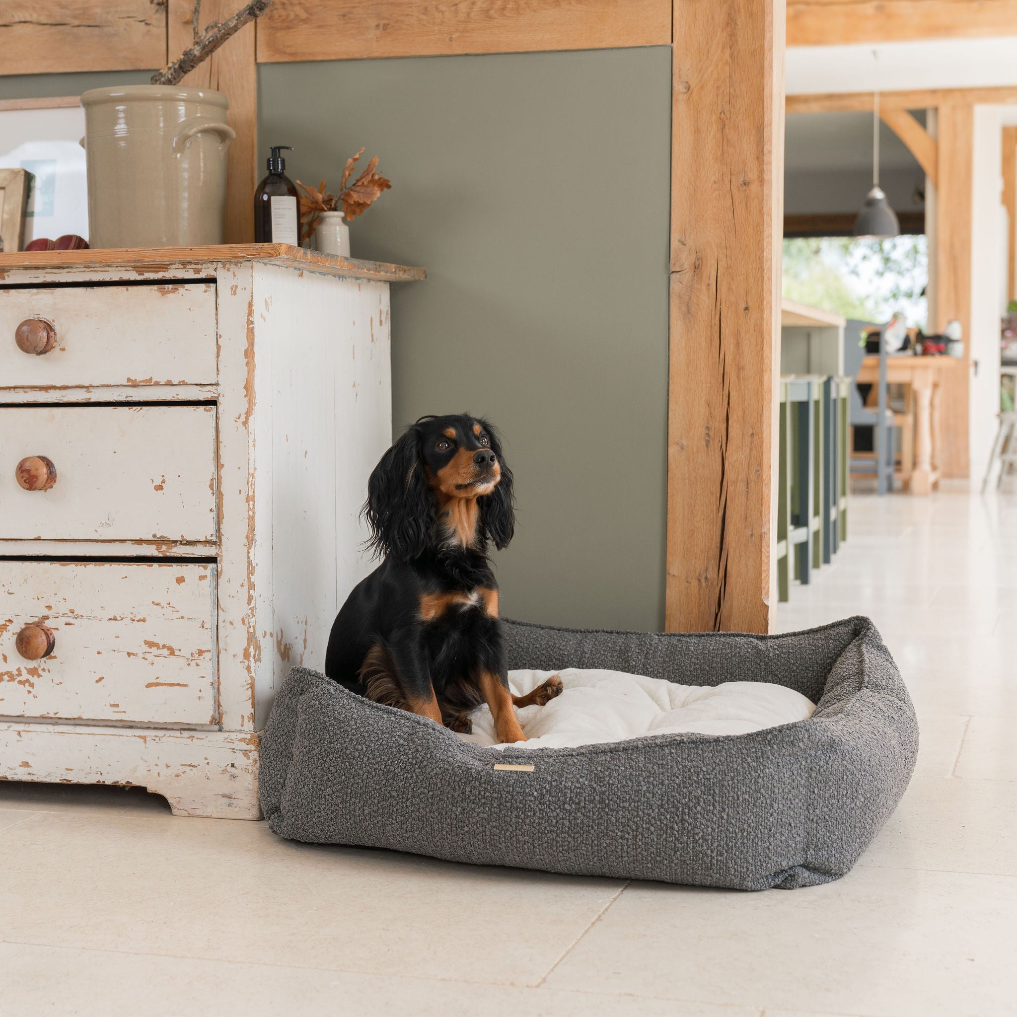 Box Bed For Dogs in Boucl¨¦ by Lords & Labradors