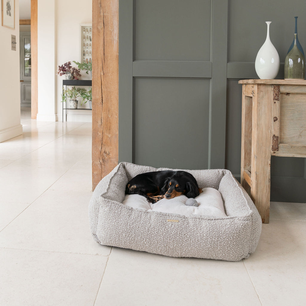 Box Bed For Dogs in Boucl¨¦ by Lords & Labradors