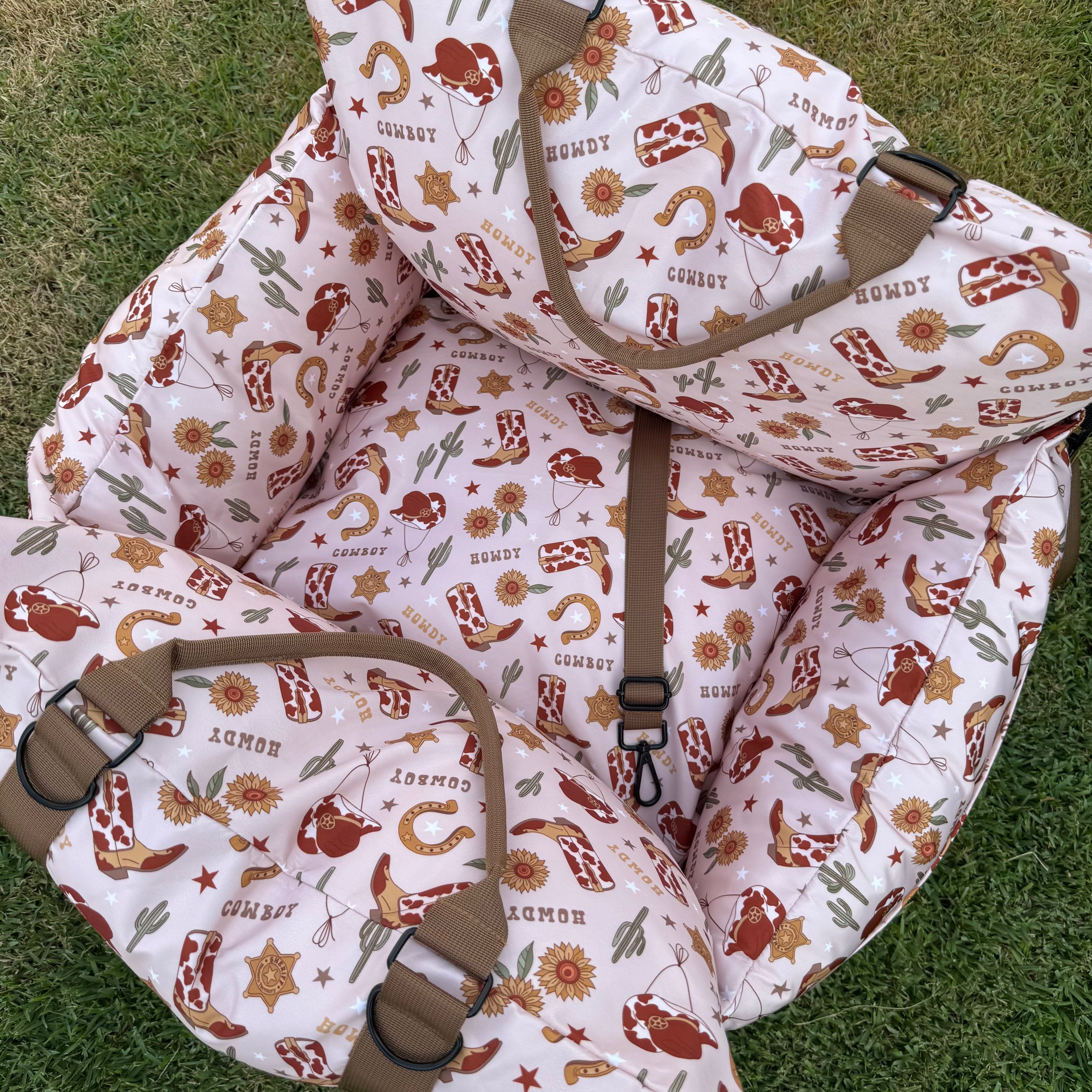 Deluxe Travel Car Bed: Howdy