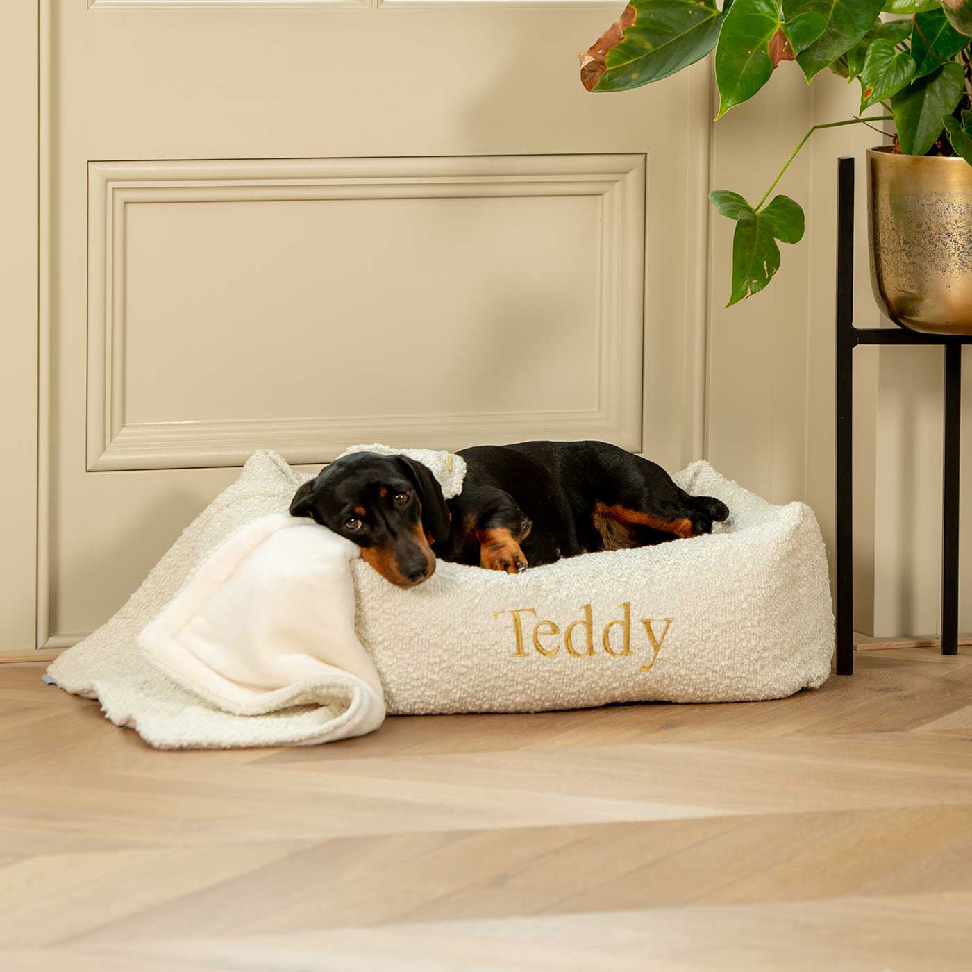 Cozy & Calming Puppy Cage Bed In Ivory Boucl¨¦ by Lords & Labradors