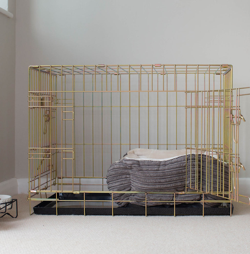 Cozy & Calming Puppy Cage Bed in Essentials Plush by Lords & Labradors