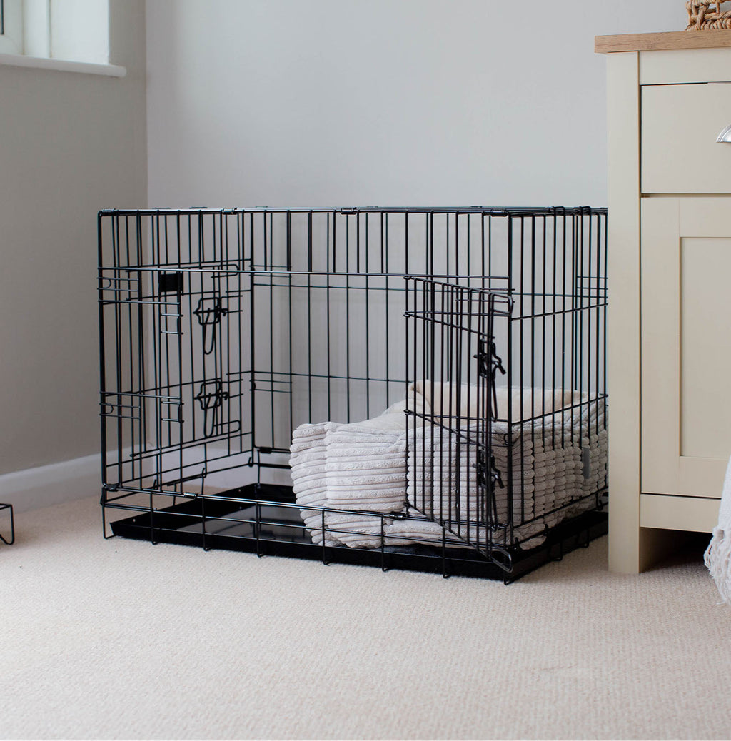 Cozy & Calming Puppy Cage Bed in Essentials Plush by Lords & Labradors