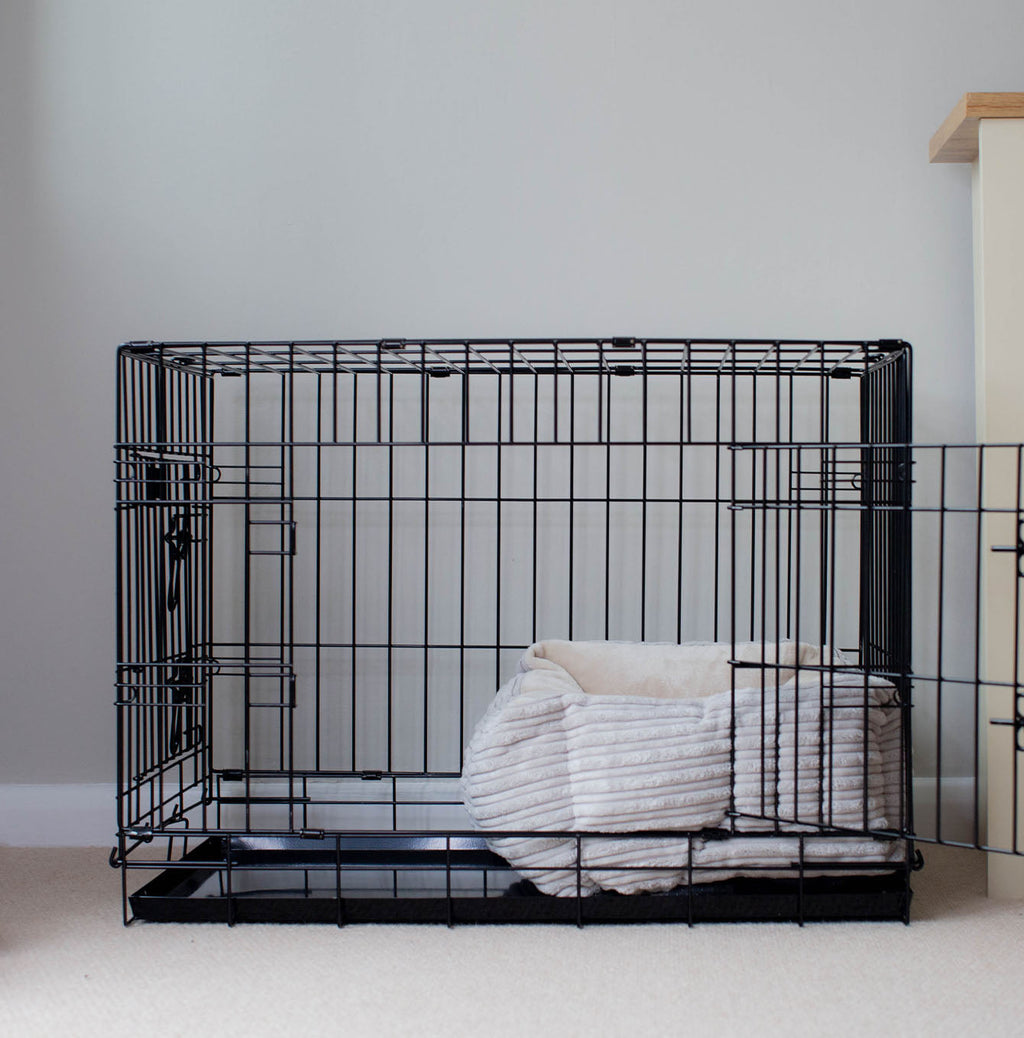 Cozy & Calming Puppy Cage Bed in Essentials Plush by Lords & Labradors