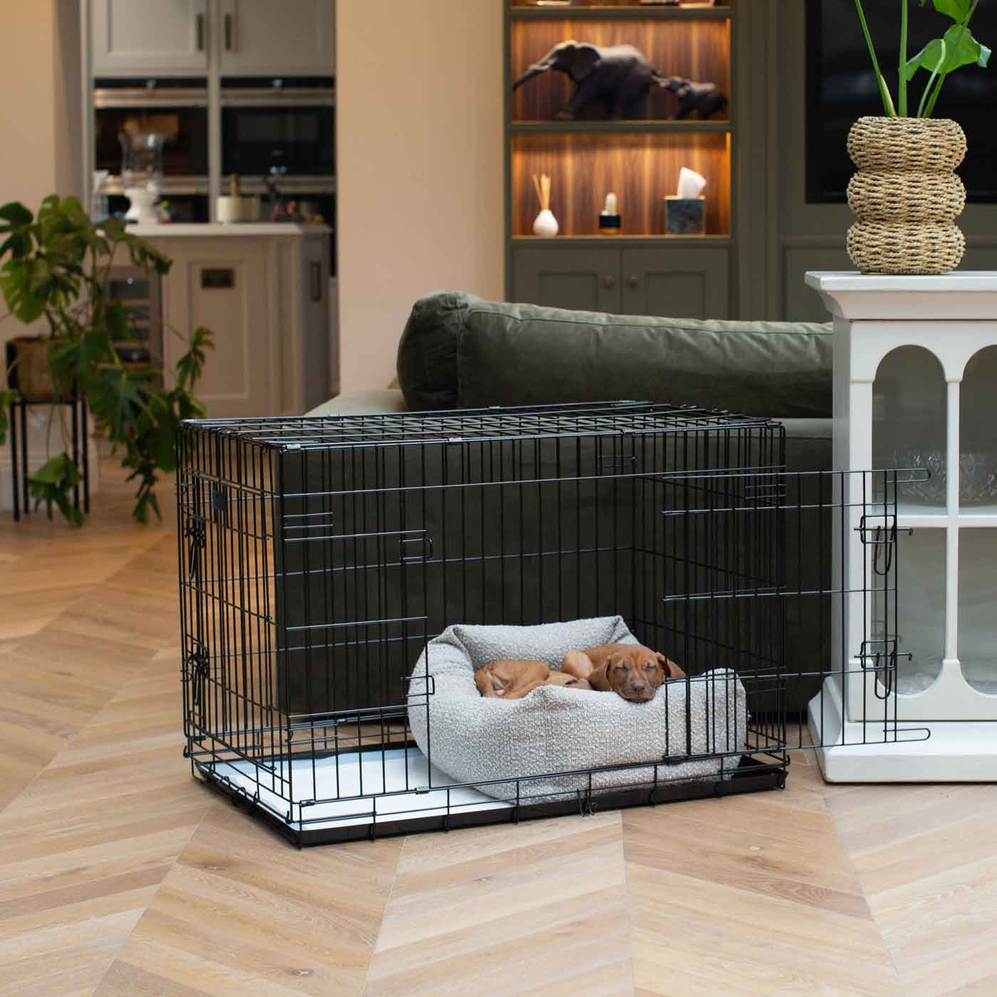 Cozy & Calming Puppy Cage Bed In Mink Boucl¨¦ by Lords & Labradors
