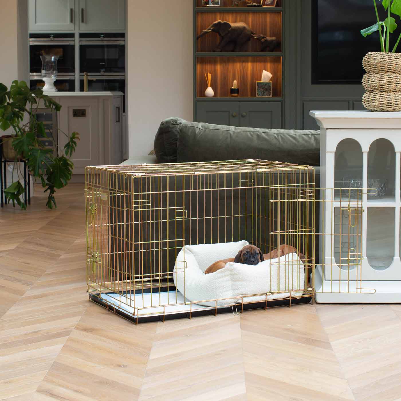 Cozy & Calming Puppy Cage Bed In Ivory Boucl¨¦ by Lords & Labradors