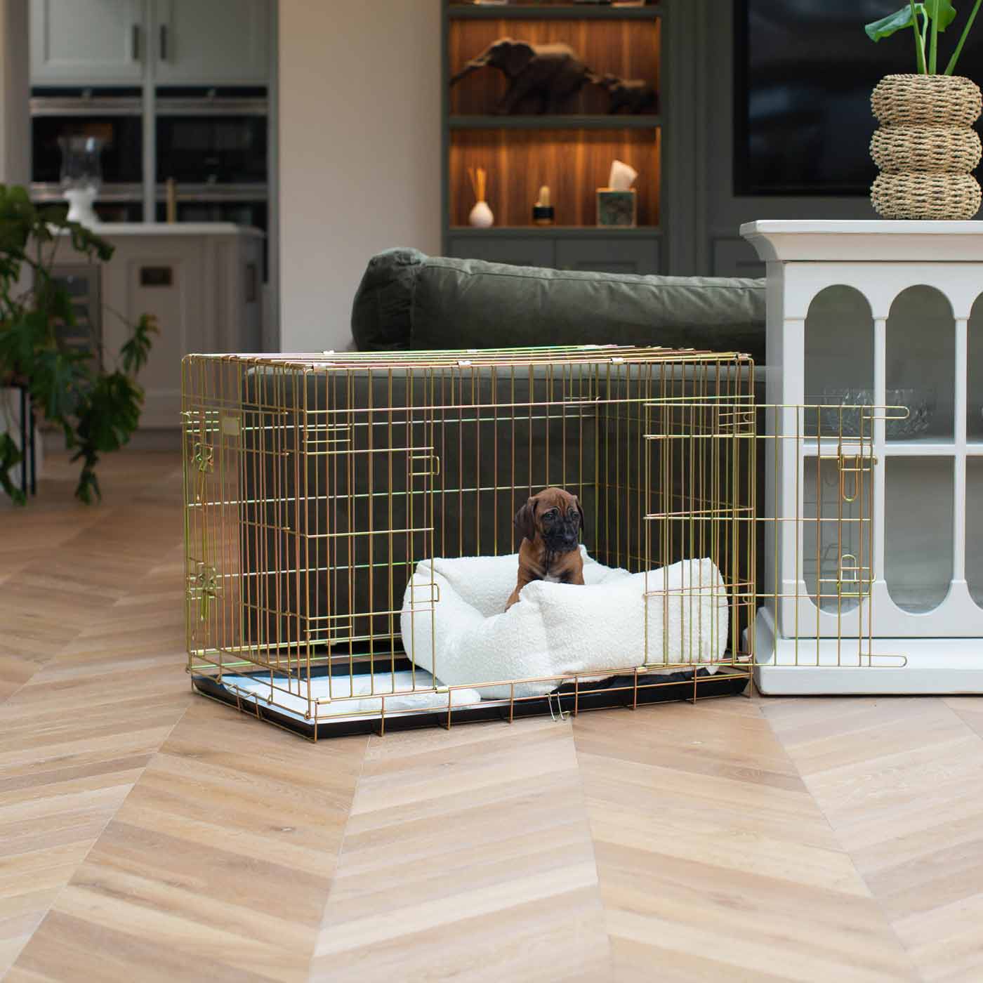 Cozy & Calming Puppy Cage Bed In Ivory Boucl¨¦ by Lords & Labradors