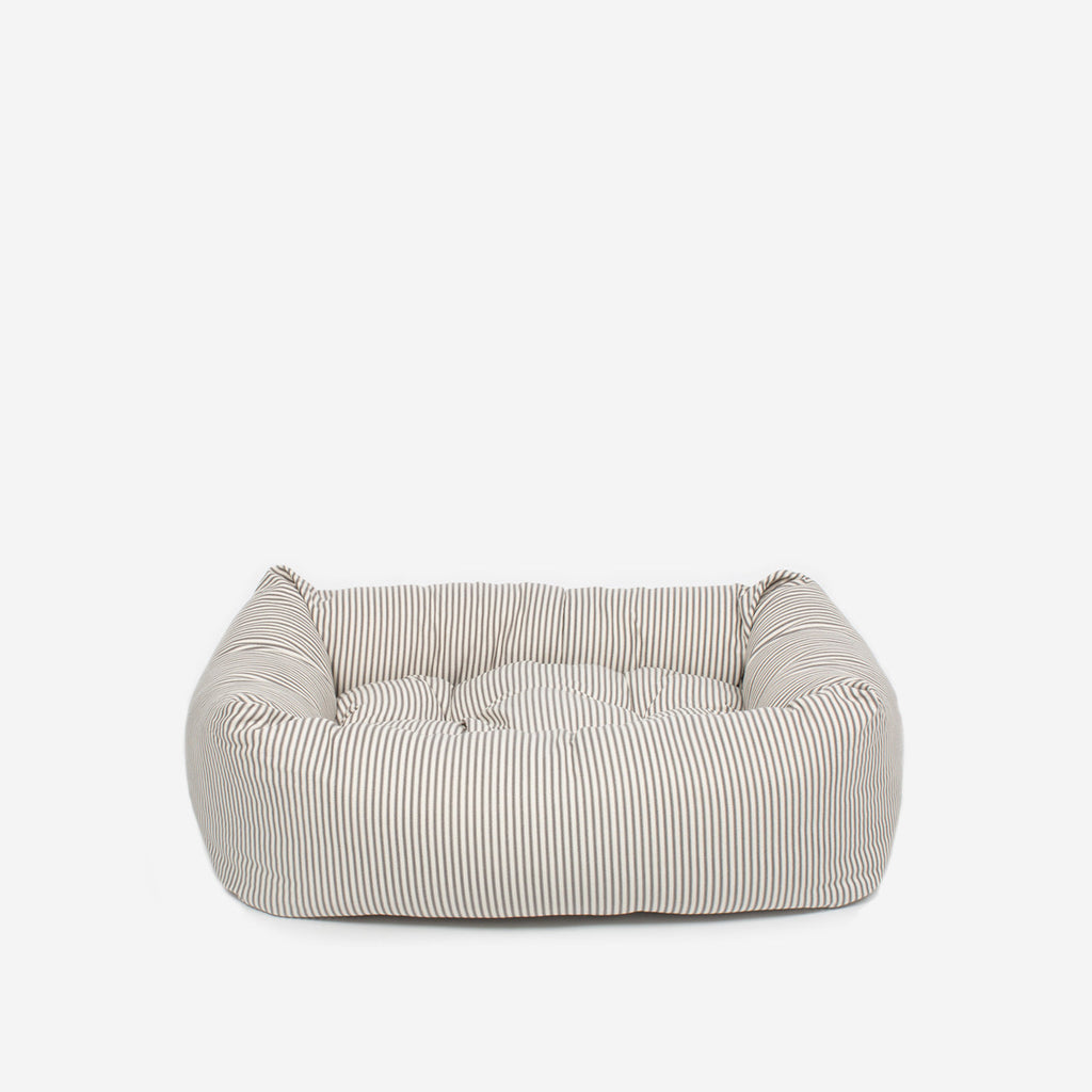 Cozy & Calming Puppy Cage Bed in Spots & Stripes by Lords & Labradors