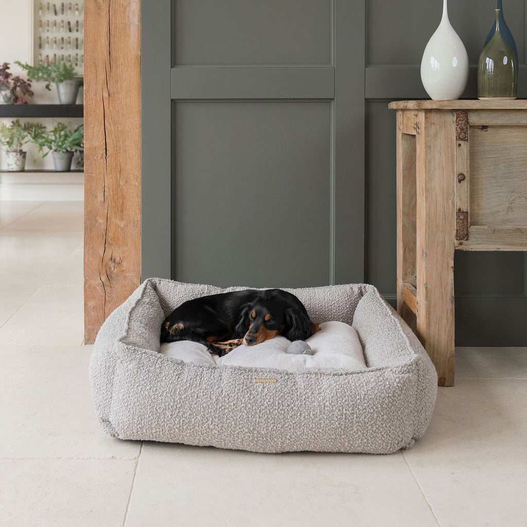 Box Bed For Dogs in Boucl¨¦ by Lords & Labradors