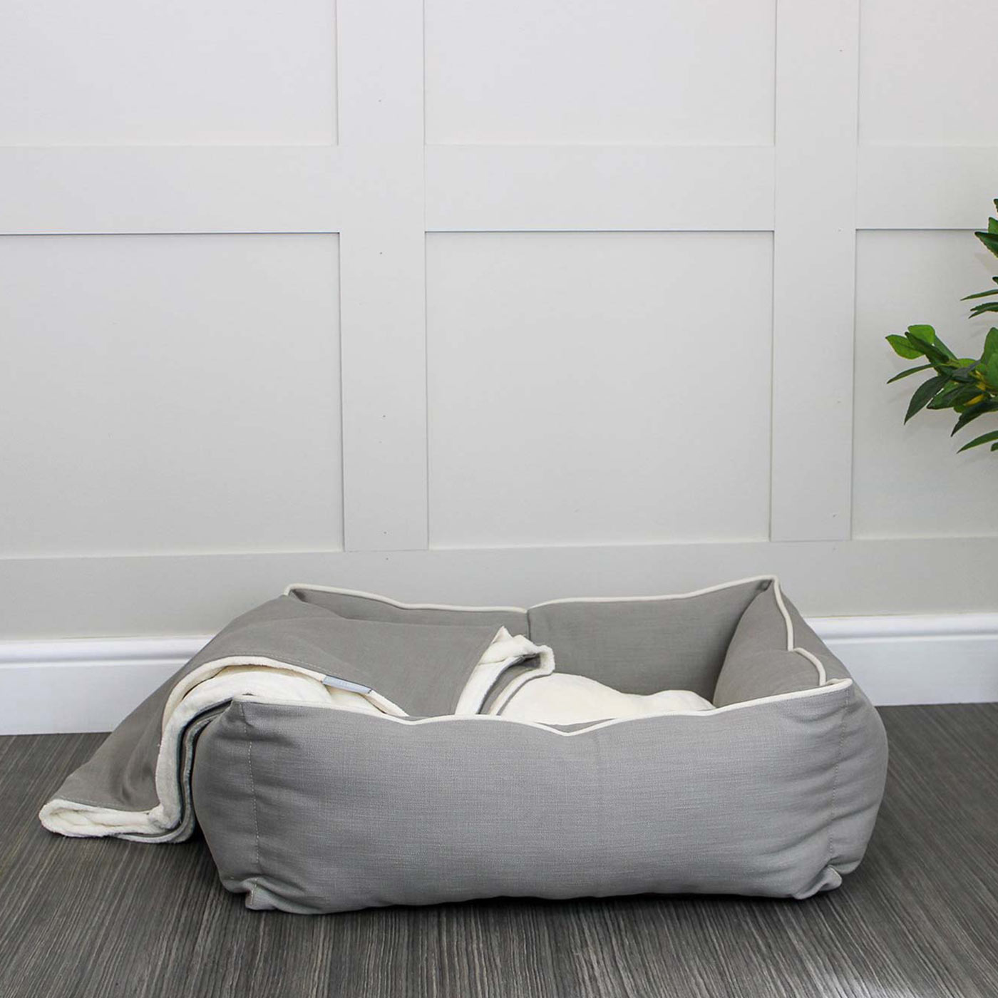 Box Bed For Dogs in Savanna by Lords & Labradors